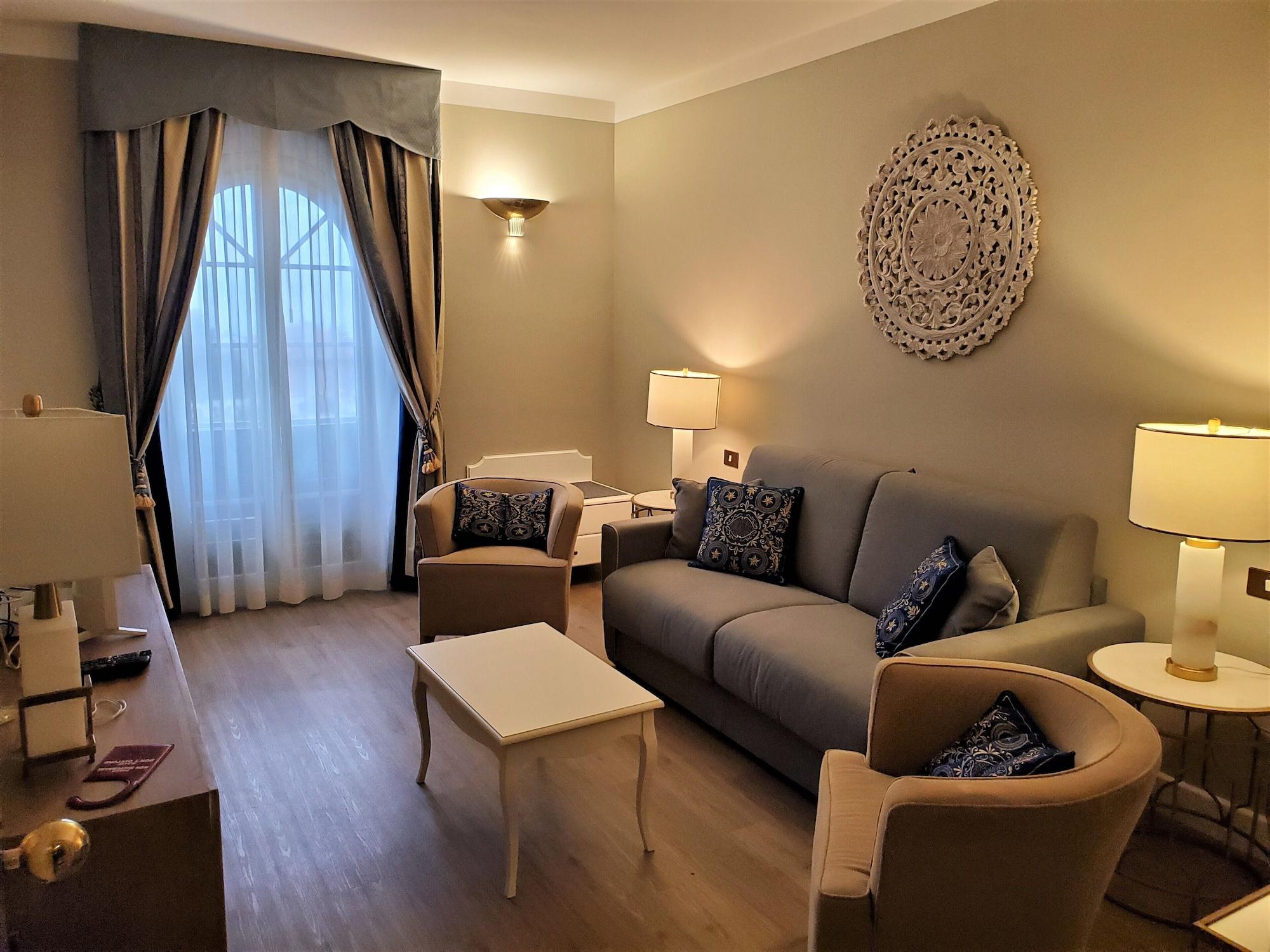 Goya Hotel 4*