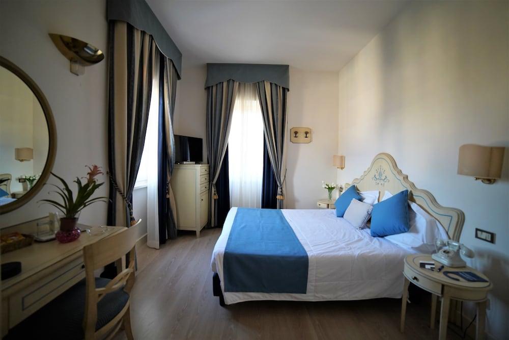 Goya 4*