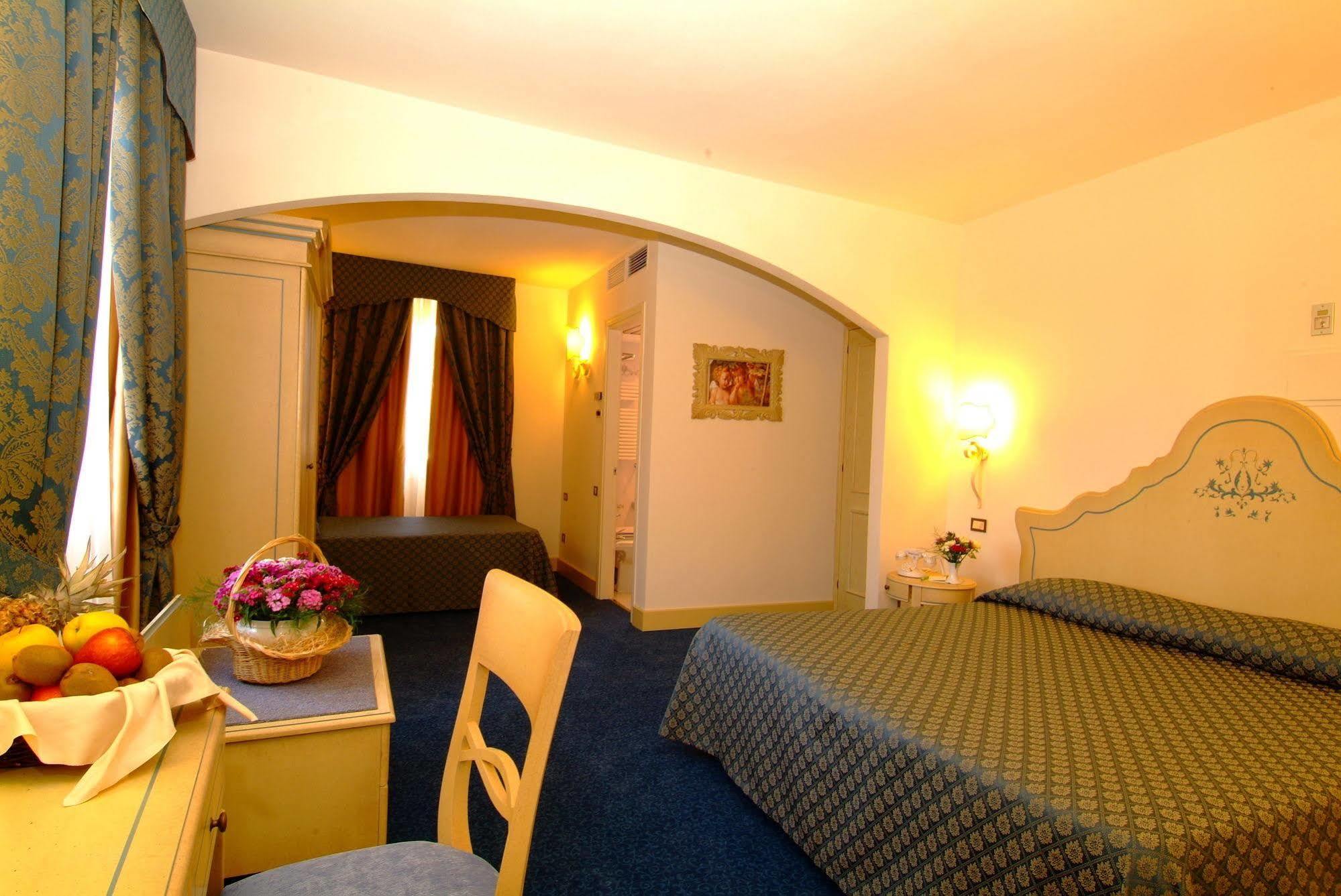 Goya 4*